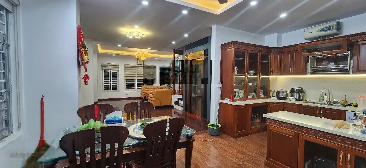 Bán nhà riêng 42m2 Từ Liêm cạnh Ngoại Giao Đoàn, góc 3 thoáng, ô tô gần, nhà mới thang máy, đủ đồ