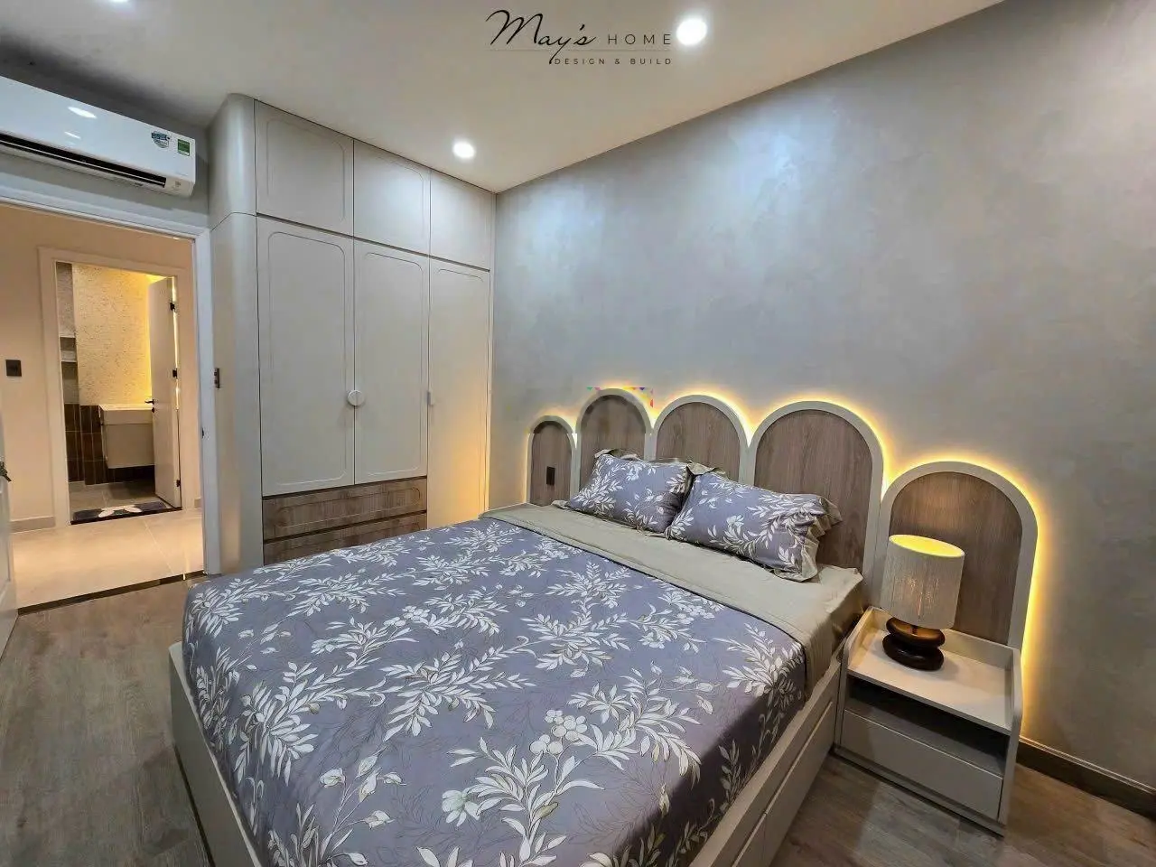 Thiện chí bán căn hộ mới 100% 3 phòng ngủ view sông cực đẹp như hình ảnh. Giá hợp lý