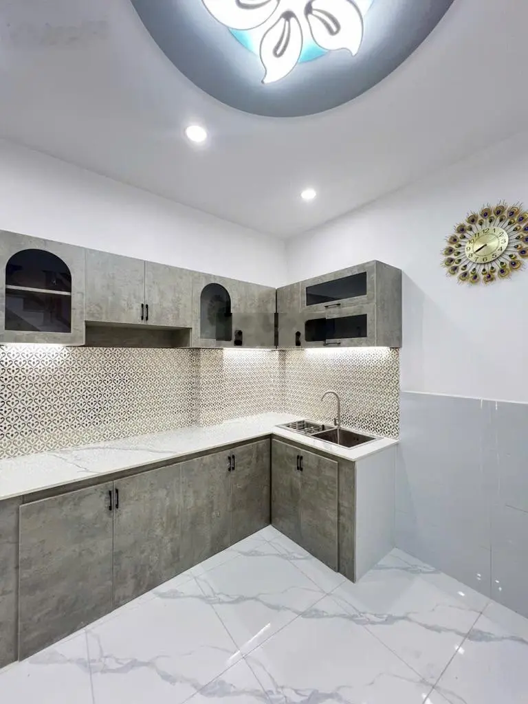 Nhà siêu đẹp, Lạc Long Quân, 66m2, ngang 4,6m, nở hậu, giá nhỉnh 3 tỷ, sổ hồng