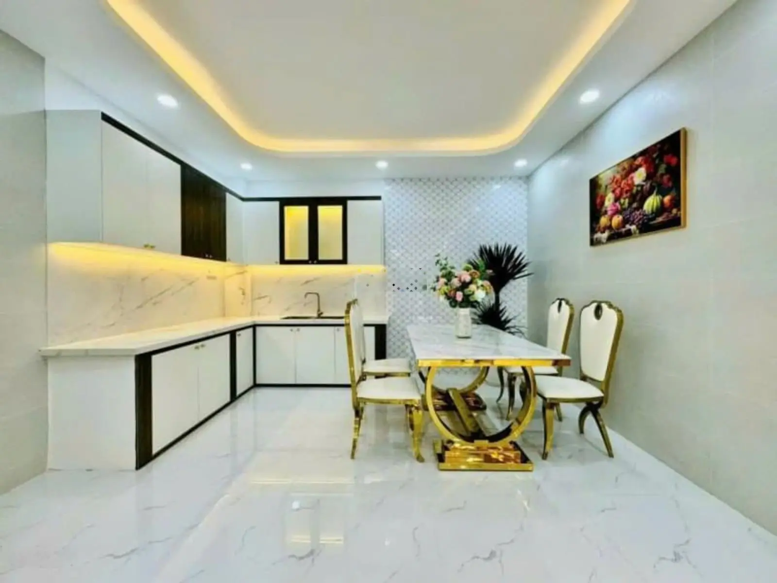 Bán nhanh nhà 1 trệt 2 lầu ngay Sư Vạn Hạnh, Phường 12, Quận 10, 68m2, sổ riêng