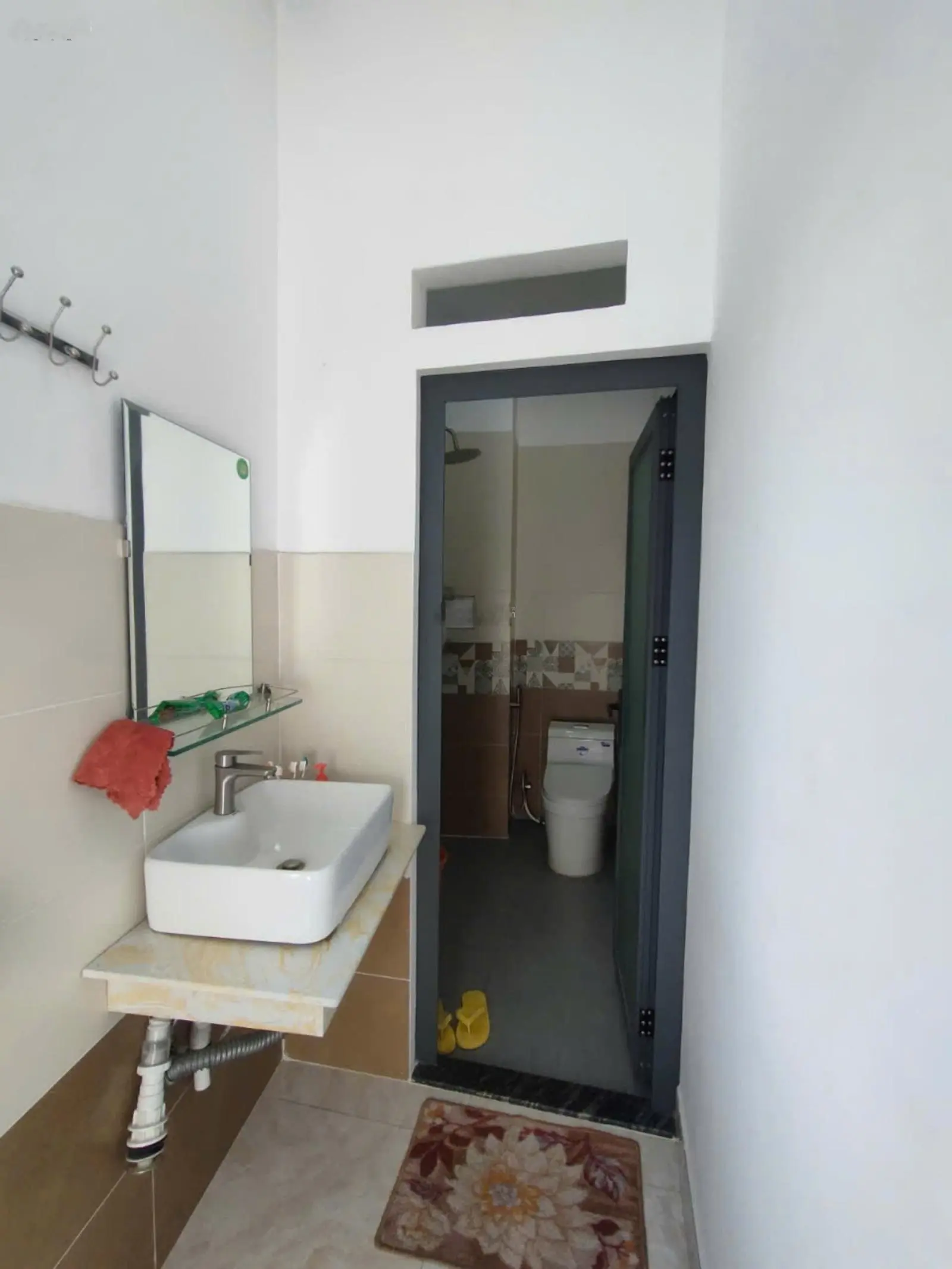Bán nhà 1 trệt 2 lầu, hoàn công ngay chợ Dĩ An 1, cụm trường cấp 1 2 3 Dĩ An ngang 5x15m