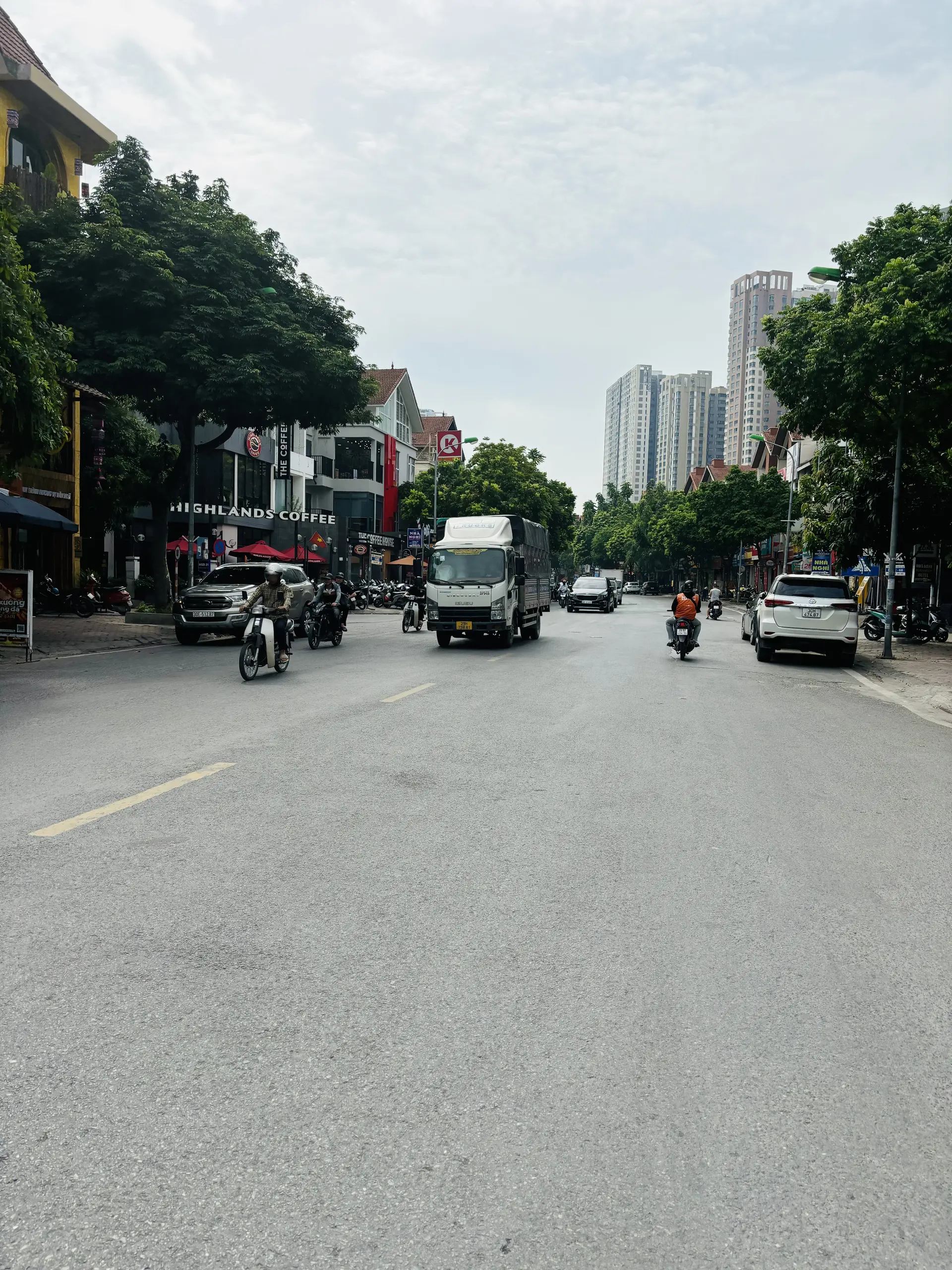 Bán Nhà Mặt Phố Nguyễn Văn Lộc, Làng Việt Kiều Châu Âu. 95m, 4 tầng, Mặt tiề 5.5m, 42 tỷ.