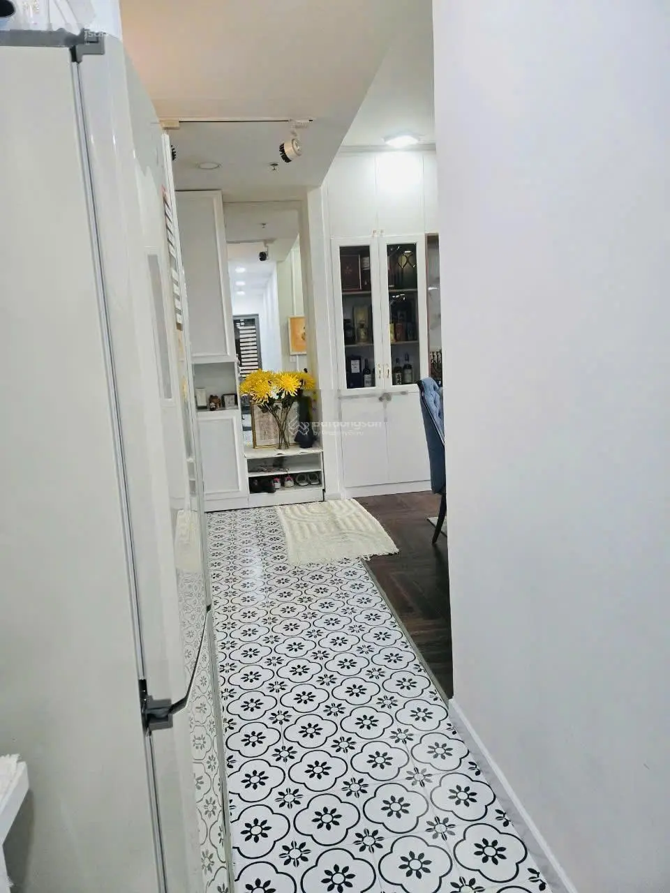 Cần bán nhanh căn hộ 3PN The Tresor mặt tiền Bến Vân Đồn giá tốt. LH: 0909 024 ***