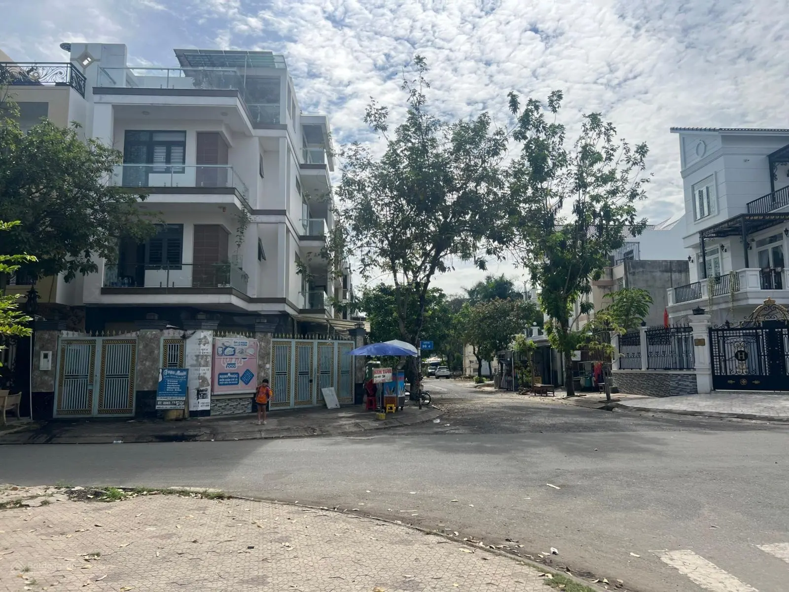 Đất sau lưng chợ đầu mối Thủ Đức, mặt tiền view sông nhựa lớn 16m full thổ cư sổ hồng riêng 3,95 tỷ