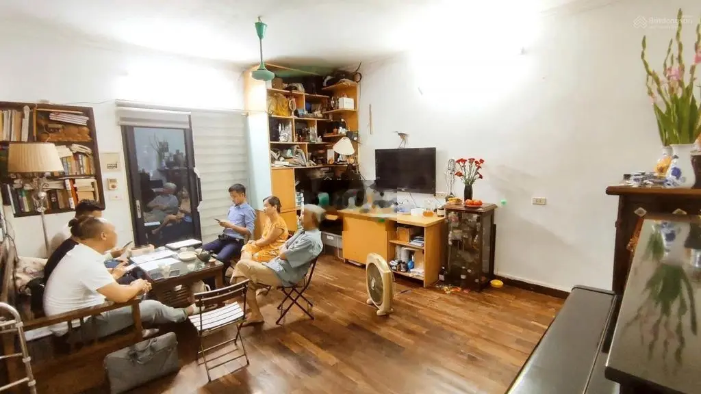 Bán nhà tập thể Núi Trúc-Ba Đình-55m2-2 ngủ-ô tô đỗ cửa-ở luôn