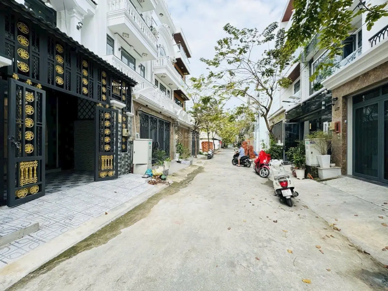 Bán nhà tân cổ điển-khu dân cư huỳnh tấn phát