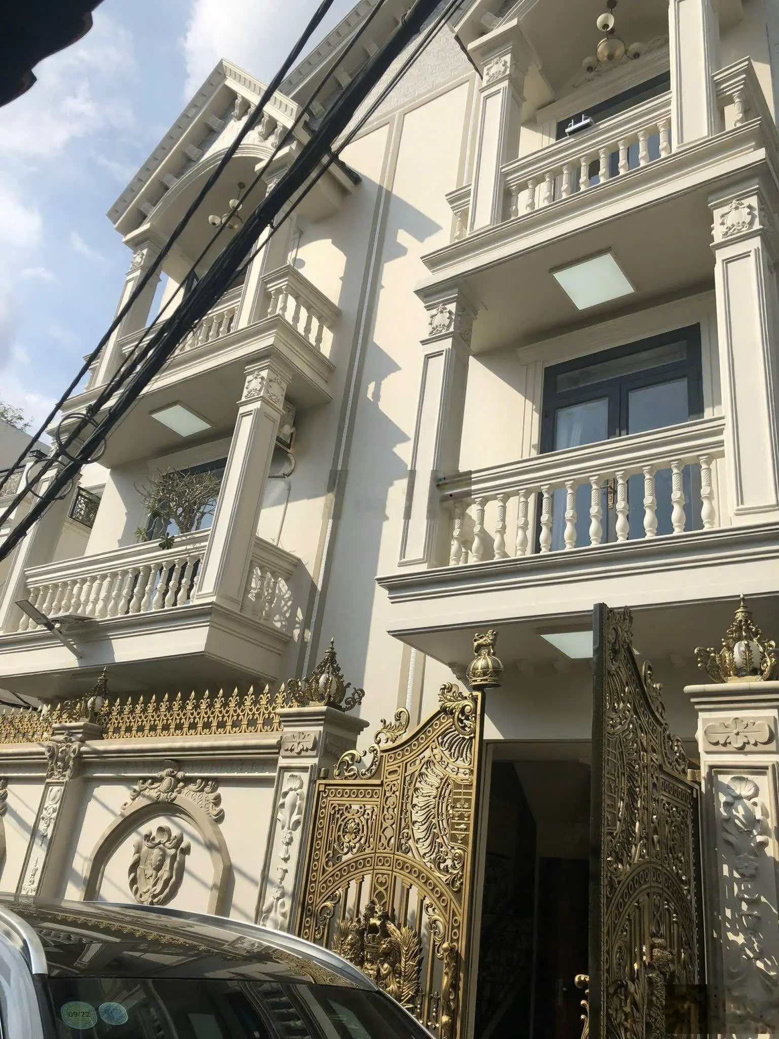 Biệt thự góc tuyệt đẹp 6m x 12m nở hậu 7.4m - 3 tầng. Ô tô trong nhà. Lê Thị Chợ, Phường Phú Thuận