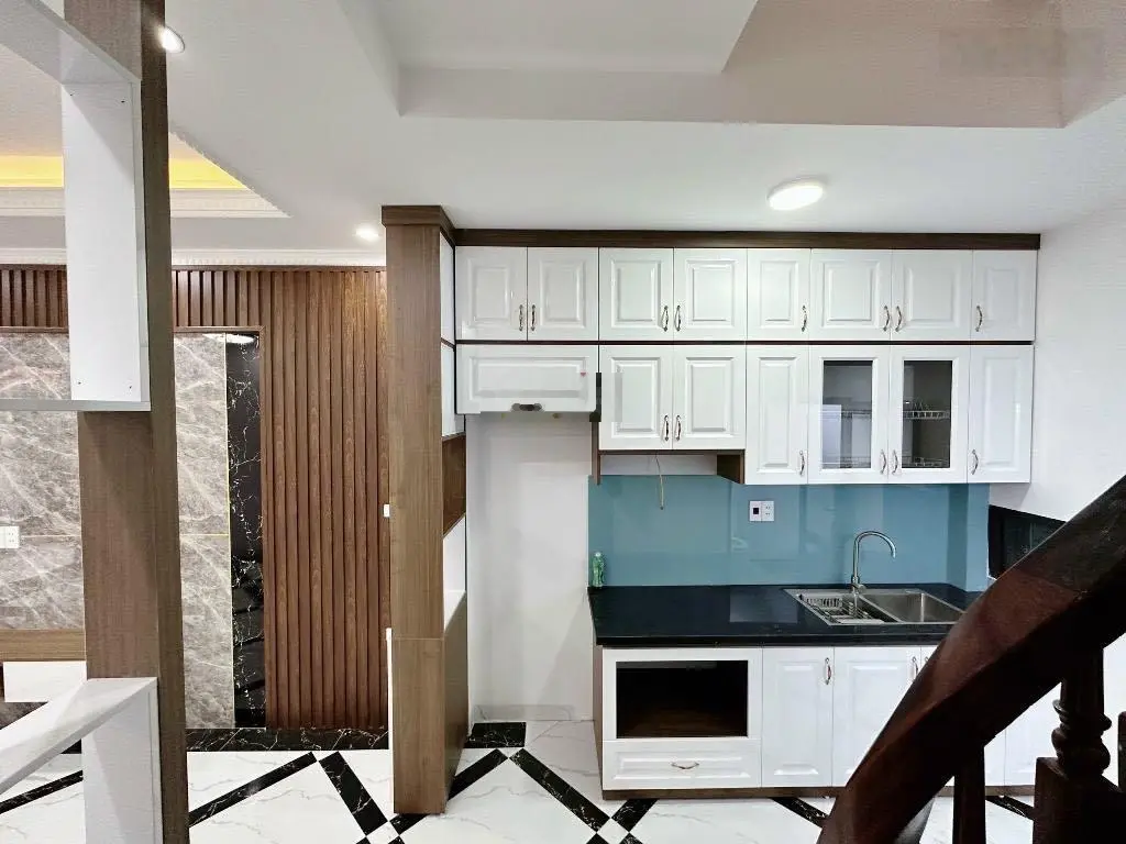 Bán nhà phố Bạch Mai, xây mới, hàng xóm chợ Mơ, trung tâm, 33m2x5T, nhỉnh 4 tỷ