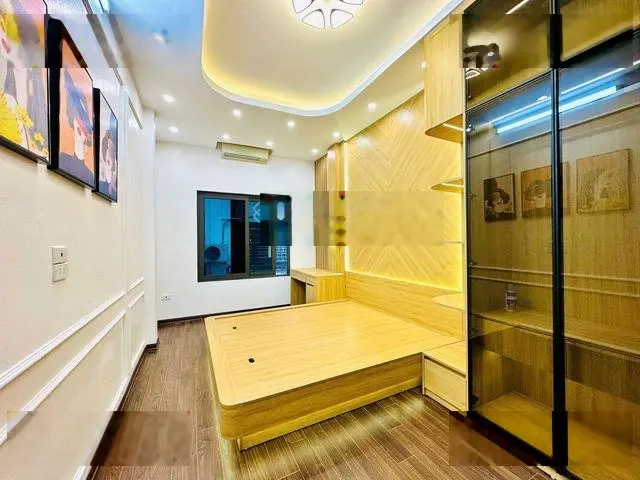 Mặt ngõ Kim Mã - dt 38m2 - 5tầng - mt4m - 5,8 tỷ - khu vực hiếm nhà bán - mặt ngõ kinh doanh
