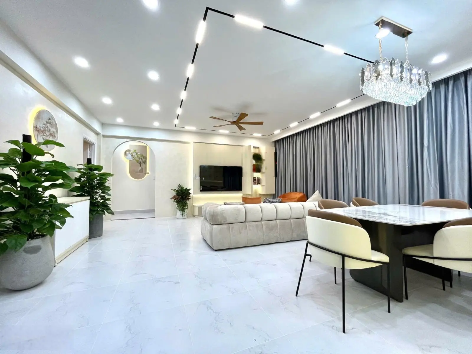 Bán căn hộ 130.1m2 3PN, 2WC nội thất mới đẹp gần trường Đinh Thiện Lý, sổ mới công chứng trong ngày