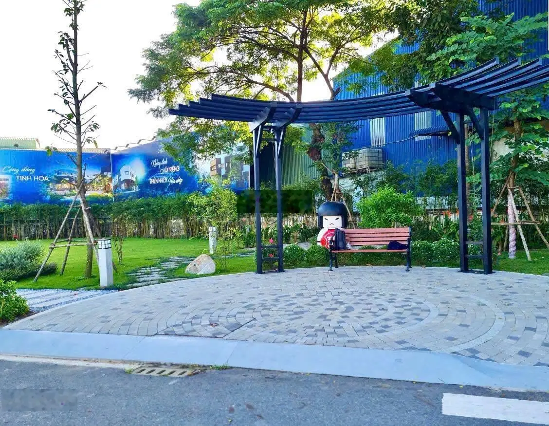 Bán nhà đường ĐT 743, 3,4 tỷ VND, 90m2, 3PN, 3WC, 3 tầng, đang cho thuê 12 tr/tháng