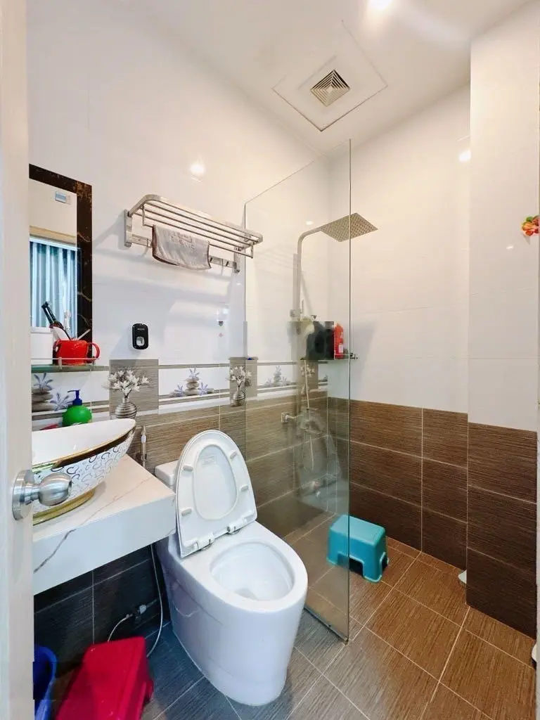 Bán nhà đẹp 4 tầng , Ngang 6 dài 10 , Đường số Tân Vĩnh , Quận 4.