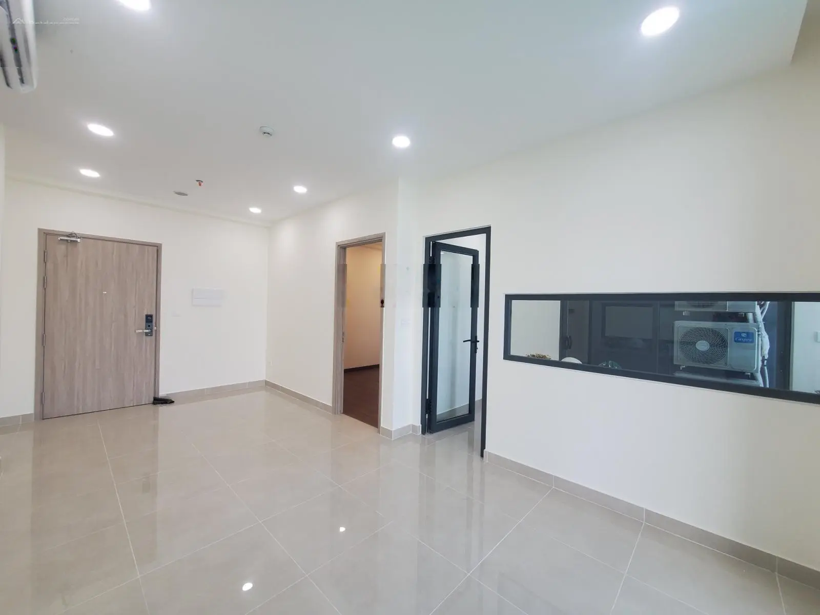 Bán nhanh căn 2PN1WC tầng cao view ngắm pháo hoa, thanh toán chuẩn và hỗ trợ gói vay ưu đãi của CĐT