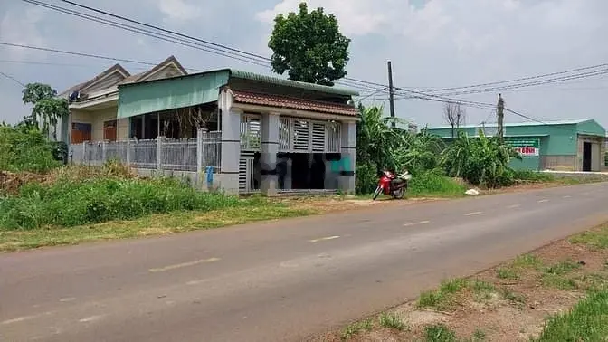 Bán căn nhà Mái Thái, Mặt Tiền đường Nguyễn Hoàng, xã Thanh Bình, TB