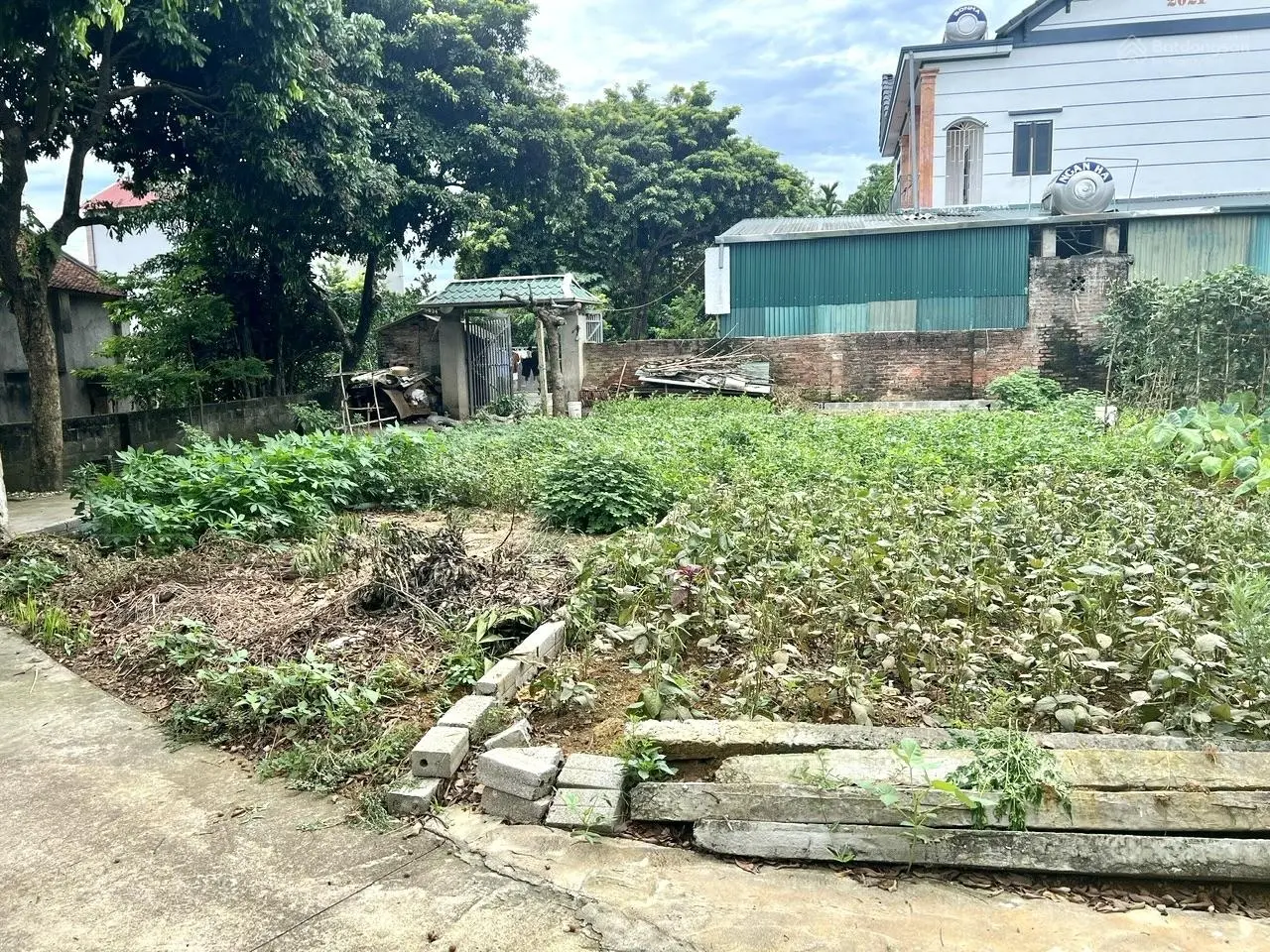 Còn duy nhất 1 lô S=93,9m2 full thổ cư (lô góc). Giá tốt chỉ nhỉnh 1tỷ xíu. Sẵn sổ hồng đẹp