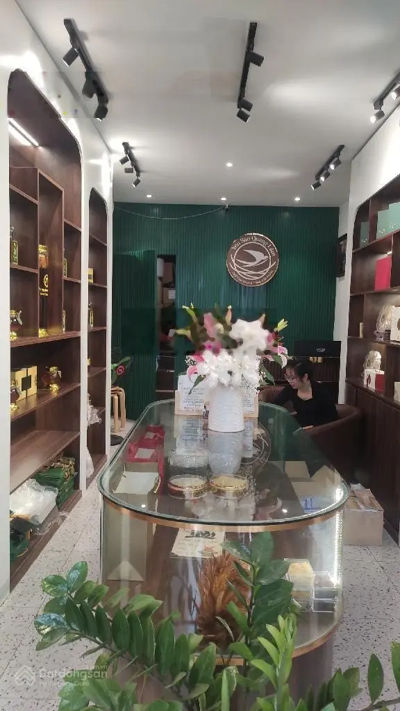 Vị trí siêu siêu siêu đẹp mặt phố xã đàn đống đa 45m2 x1 tầng, giá 33 tỷ có thương lượng trung