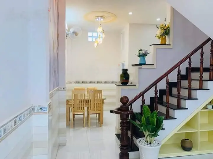 Bán nhà HXH Hoàng Việt, P4, TB - DT: 4 x 16m, 3 lầu - 12.8 tỷ TL