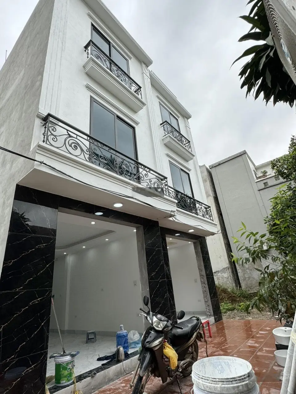 Lô góc, ô tô đỗ cửa nhà mới (4 tầng - 35m2) rẻ nhất HN. Phụng Châu Chương Mỹ. Giá chỉ 1.95 tỷ