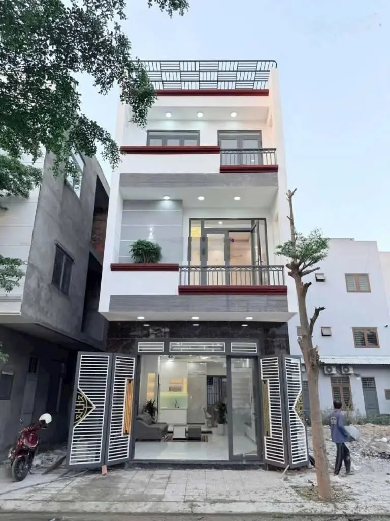 Chính chủ gửi bán nhà mặt tiền gần QL 13 1 trệt 2 lầu tại Thuận An giá 2tỷ8