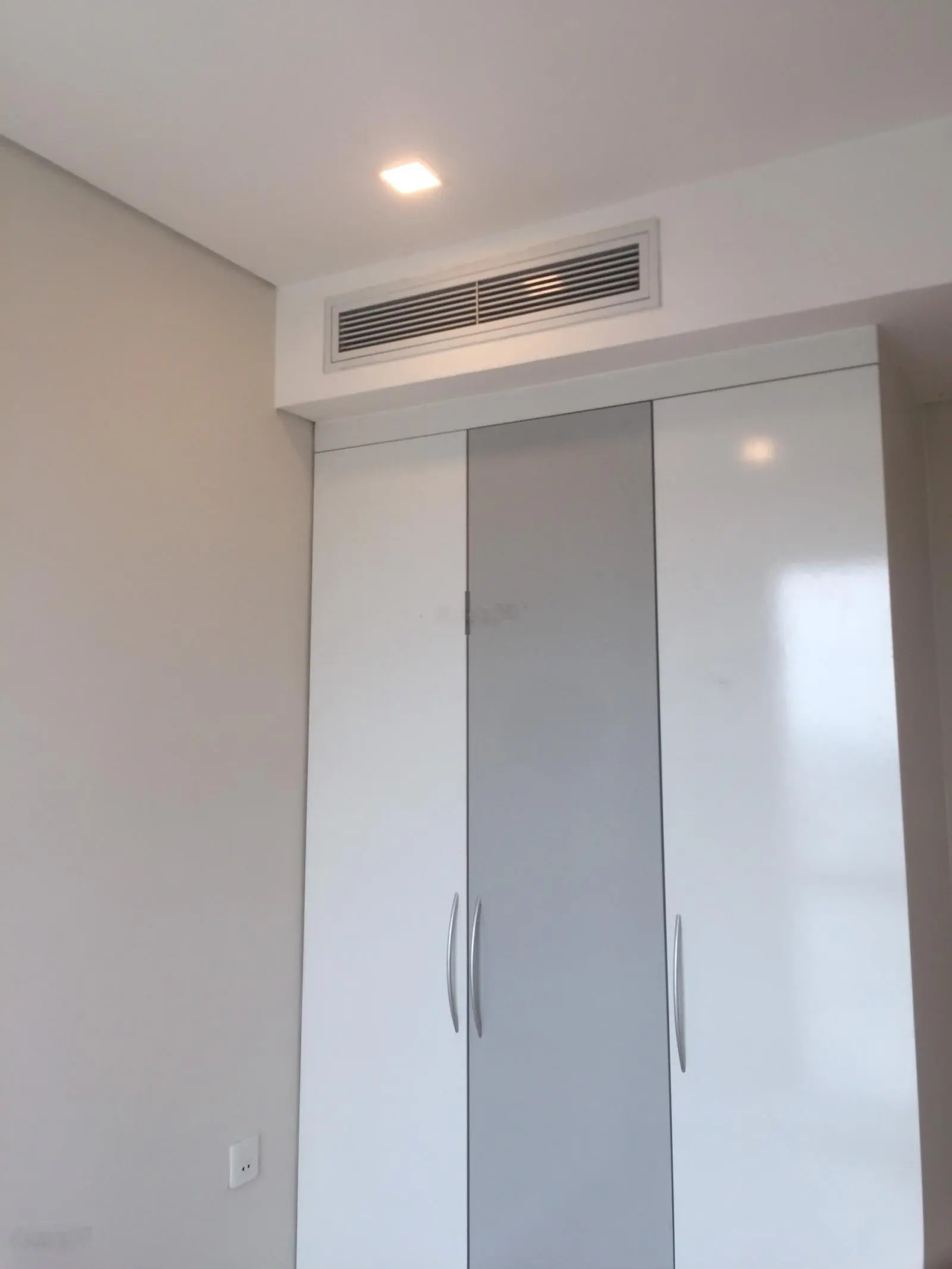 Bán căn hộ Rivera Park SG, Quận 10, 62m2, 2pn, nhà đẹp, giá 3.9 tỷ. LH: 0908 730 *** Nguyên