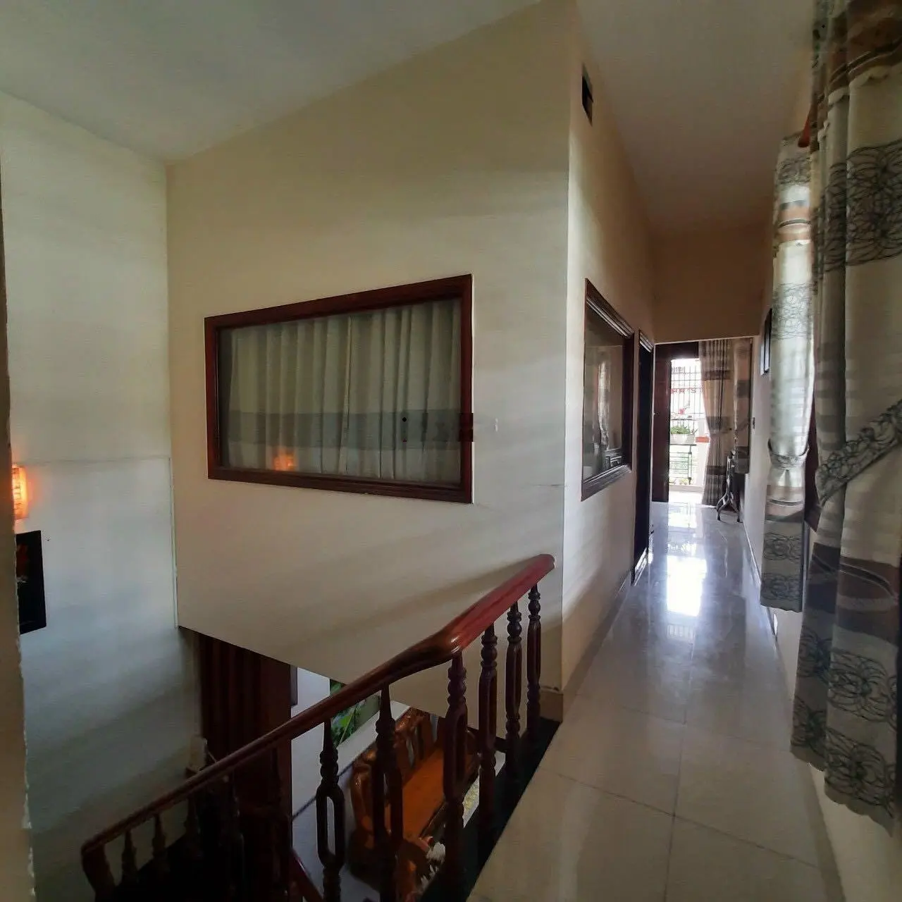 Hàng thơm. Giá siêu hạt rẻ. Nhà gần Vincom TP. Dĩ An. DT: 172m2 lầu trệt 5 phòng ngủ. Giá: 4,8 tỷ