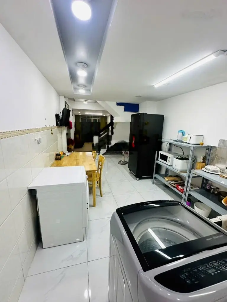 Đường số 9 - gò vấp - gần công viên làng hoa - dt: 45m2 - 5 tầng.
