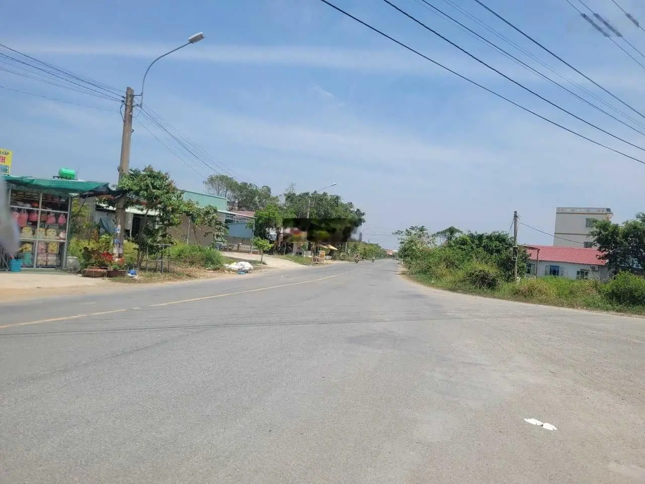 Kẹt tiền cần bán gấp lô đất ngay MTĐ Võ Văn Kiệt sát trường DHSP Kỹ Thuật Vĩnh Long. DT 120m2/SHR