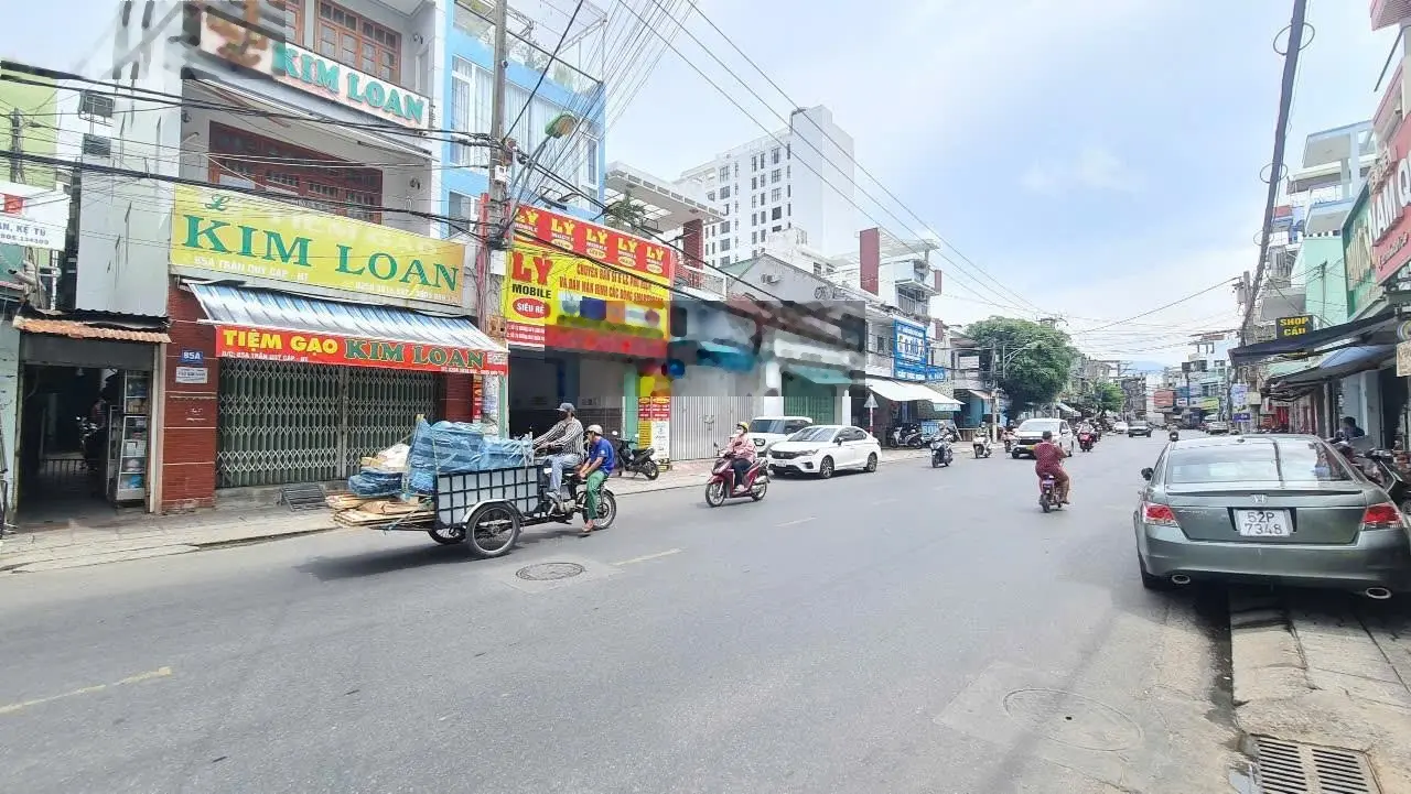 Nhân - Nhà mặt tiền Trần Quý Cáp ngang 8,2m bán chỉ 150 triệu /m