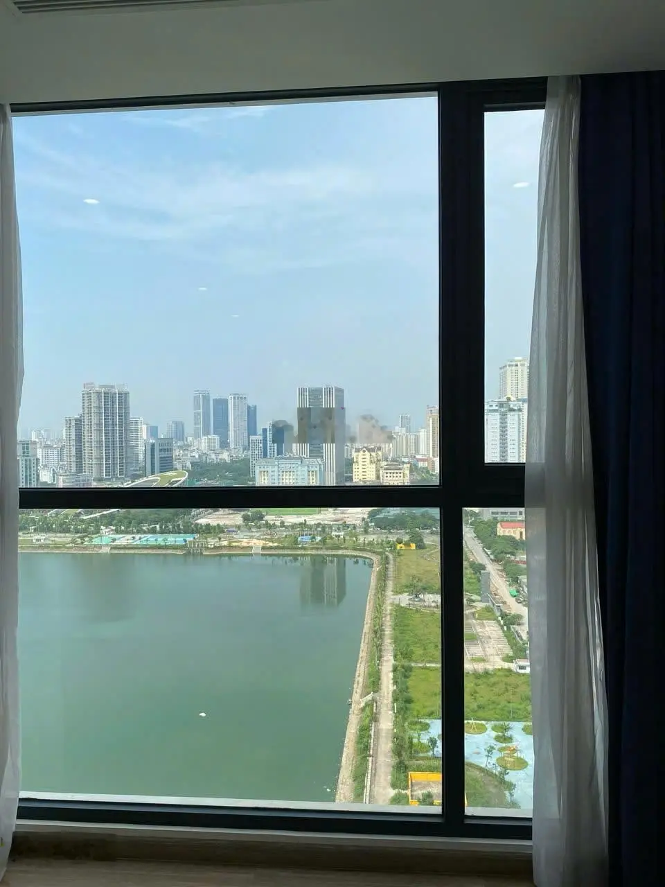 Bán căn góc 06, tầng đẹp 2x, 155m2, 4 PN, view hồ, toà S2 Vinhomes Skylake. LH 0974 629 ***