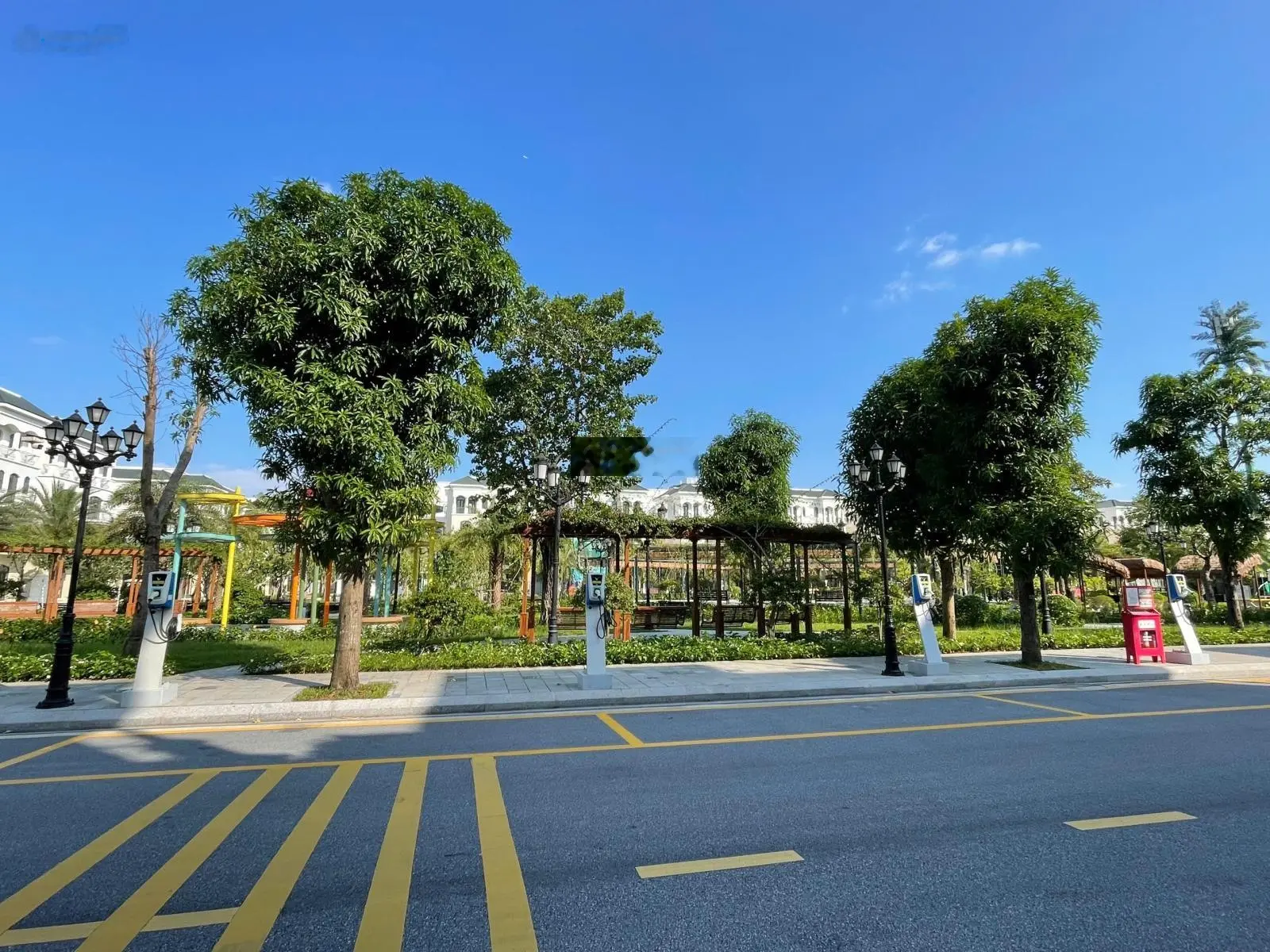 Không bao giờ có căn thứ 2! chính chủ cắt lỗ biệt thự song lập view trực diện công viên. đã có sổ