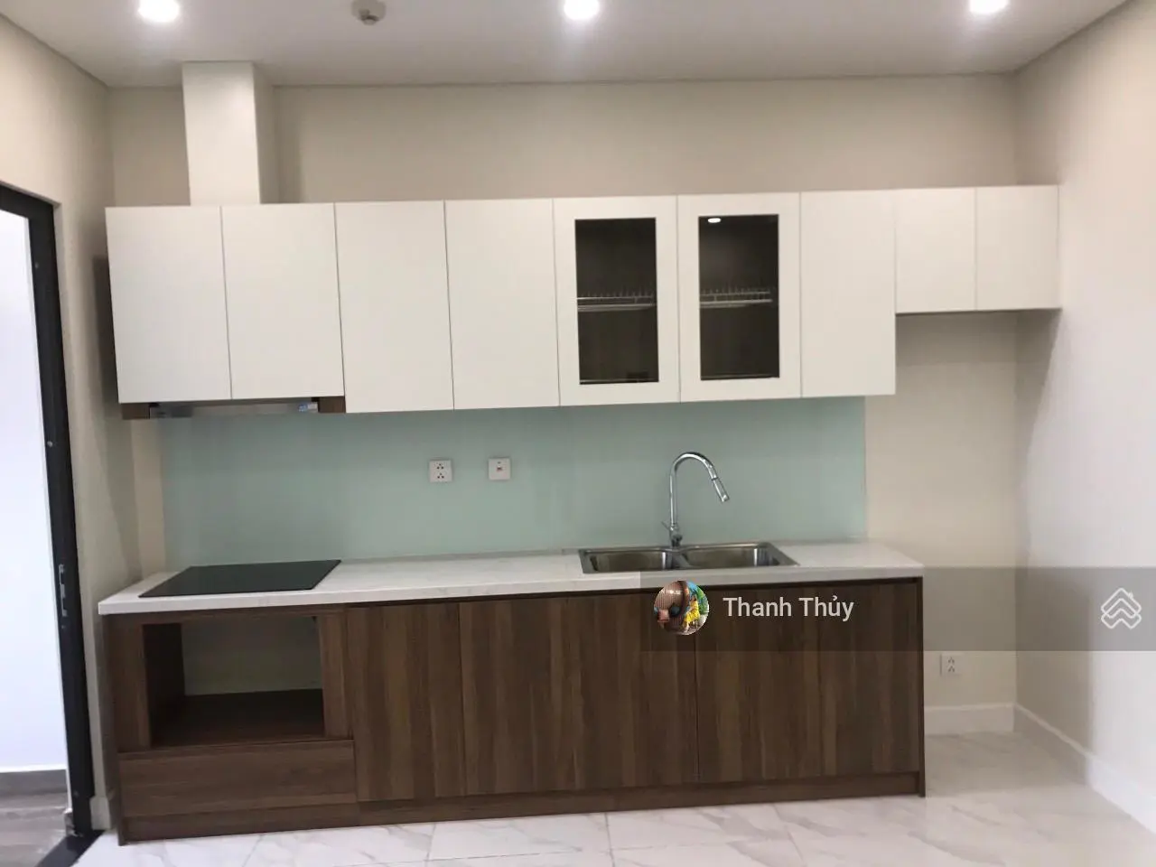 Chính chủ bán nhanh căn 2 ngủ tầng cao view Hồ trực diện giá 7,5 ty