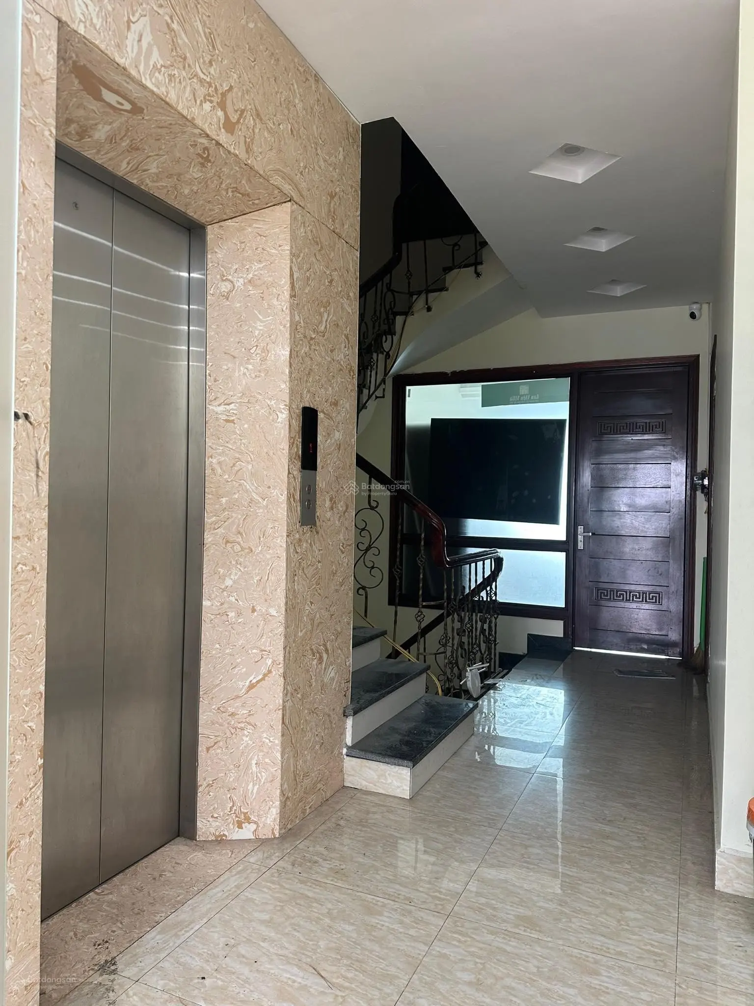 Mặt phố Tây Sơn, vị trí đắc địa, 102m2 6 tầng thang máy, kd sầm uất mọi loại hình