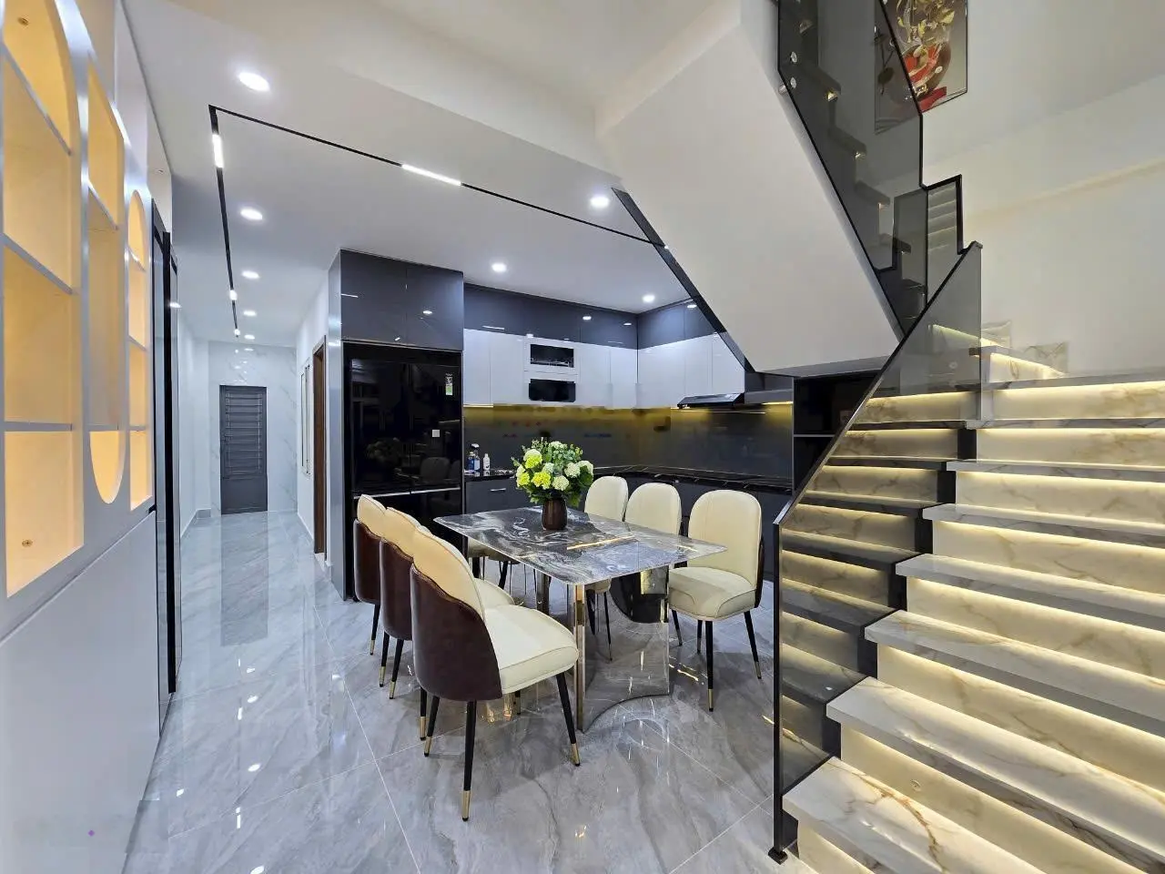 Bán siêu phẩm thiết kế Luxury, full nội thất hiện đại, cách biển 500m, sân ô tô. LH 0937 894 ***