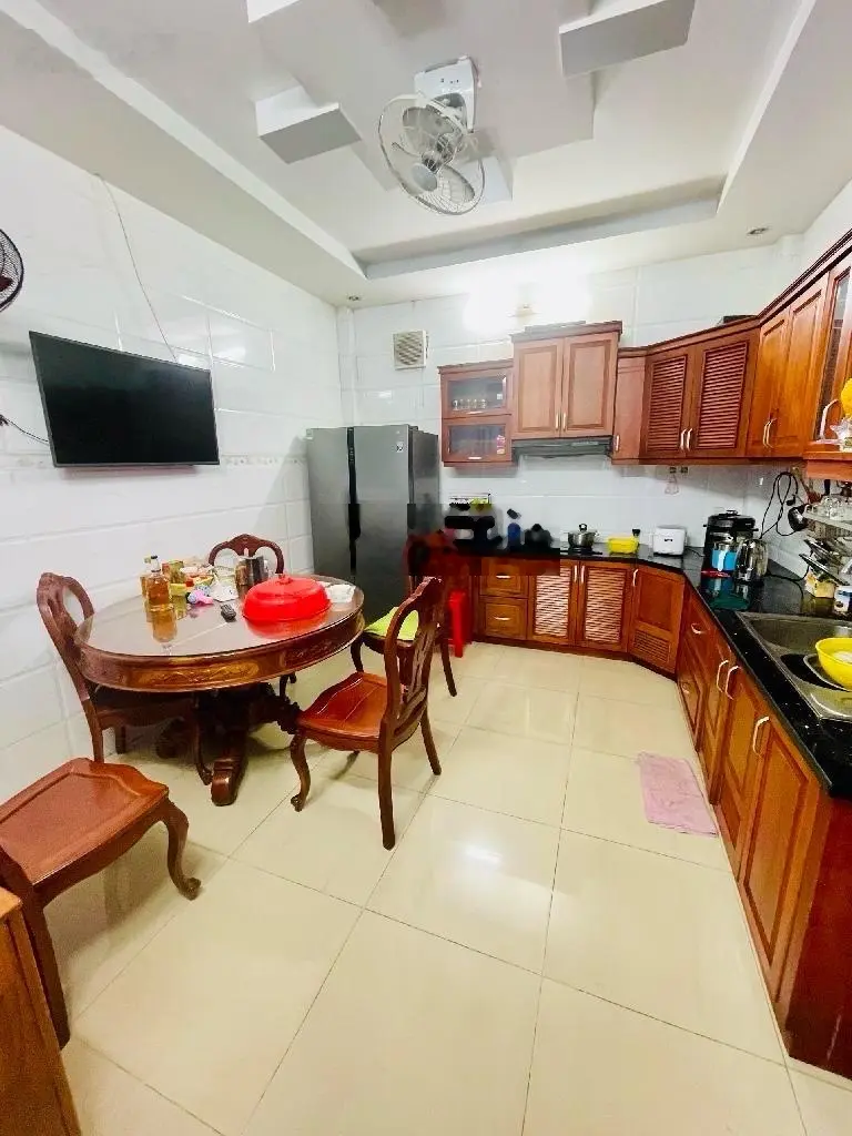 Chính chủ + GG bán Gần Chợ Vãi Tân Bình- 65m2 ,5 tầng 10T xíu.