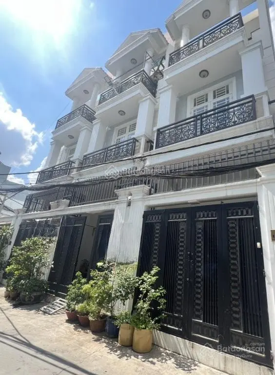 Siêu phẩm 4 tầng view sông _ hiếm có khó tìm _ ngay landmart 81!