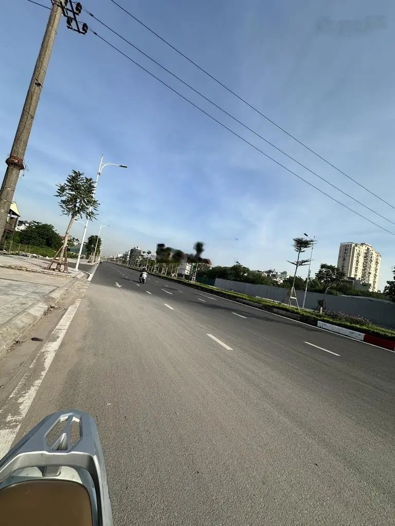 Bán nhà view hồ phố Ngọc Thuỵ 50m2, 2 tầng, mặt tiền 8.4 m, 12.9 tỷ