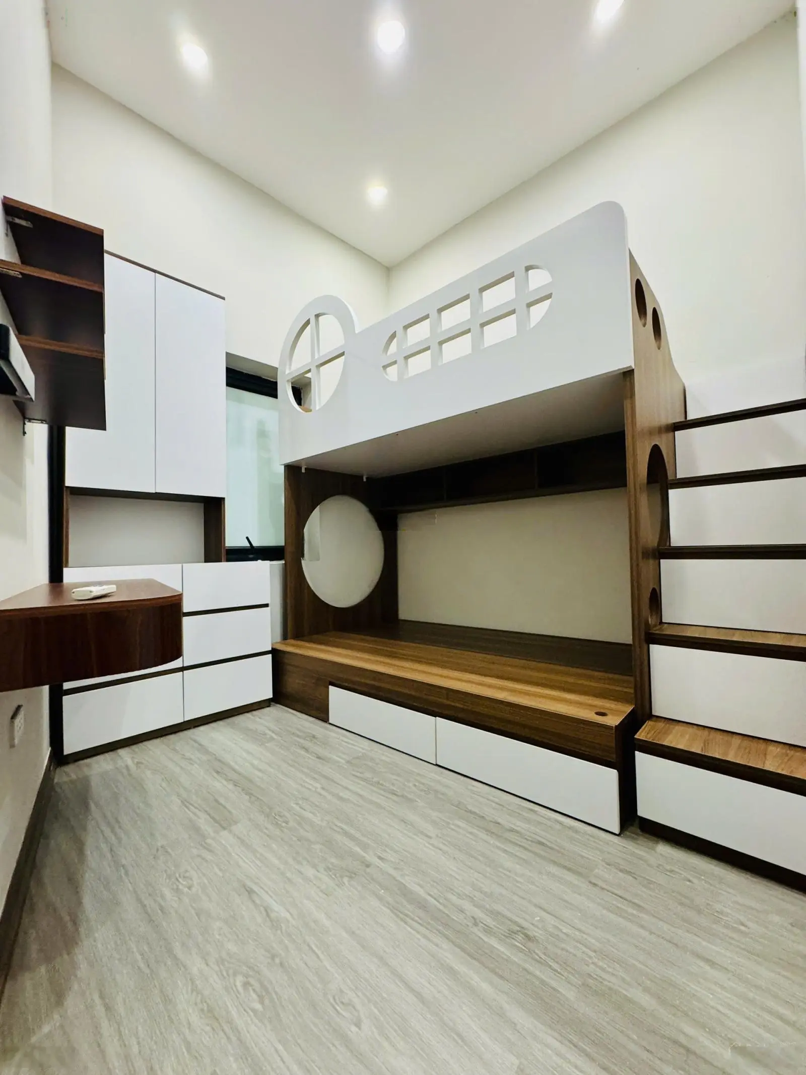 Gấp! Nhà đẹp Phú Thượng - Tây Hồ 43m2, 3 tầng, 3PN giá chỉ 7.x tỷ thương lượng - Siêu hiếm