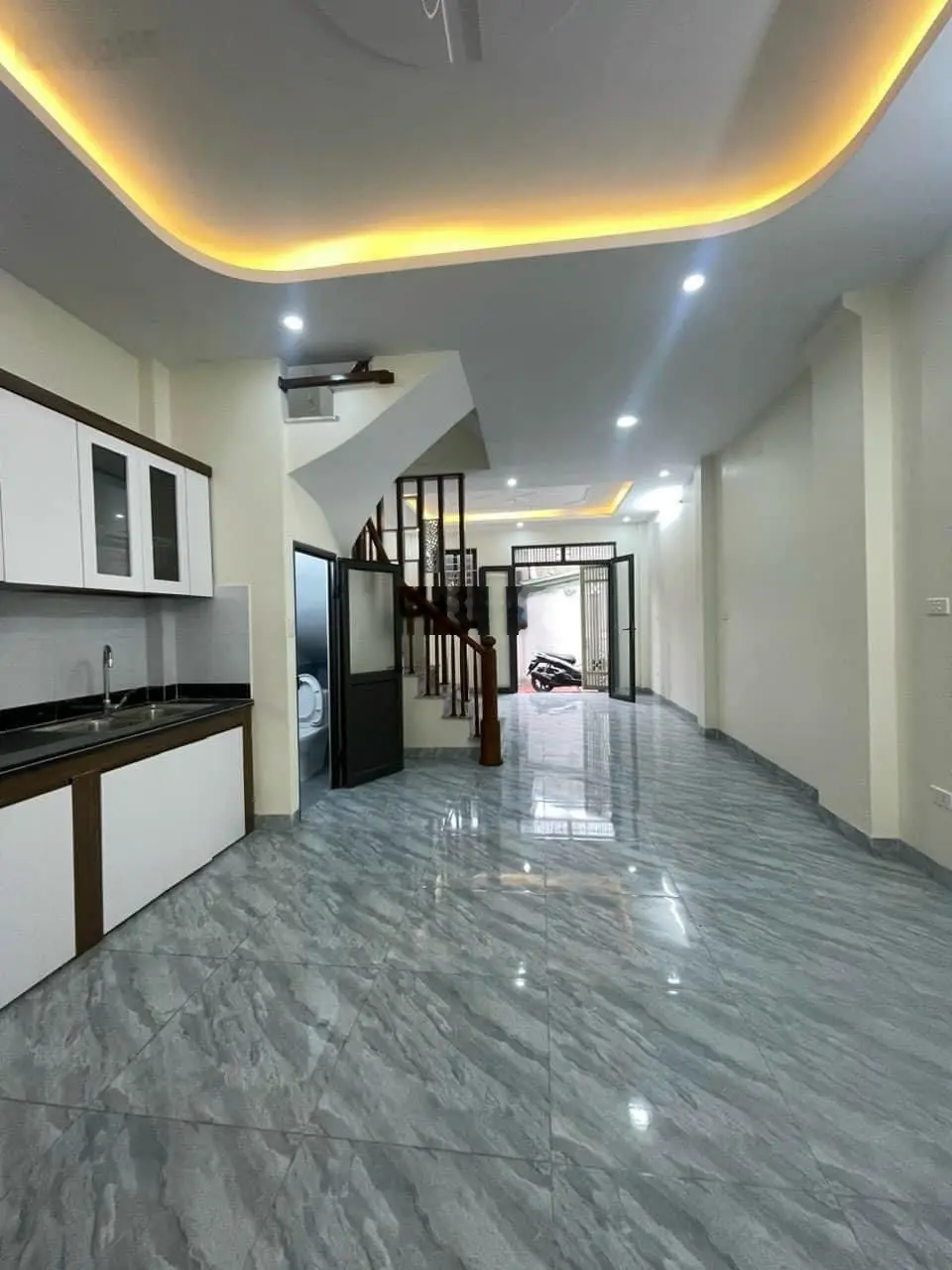 Chính chủ bán căn nhà 3 tầng, 4 ngủ full nội thất, khu ở văn minh Phụng Châu, Chương Mỹ. 2.3 tỷ