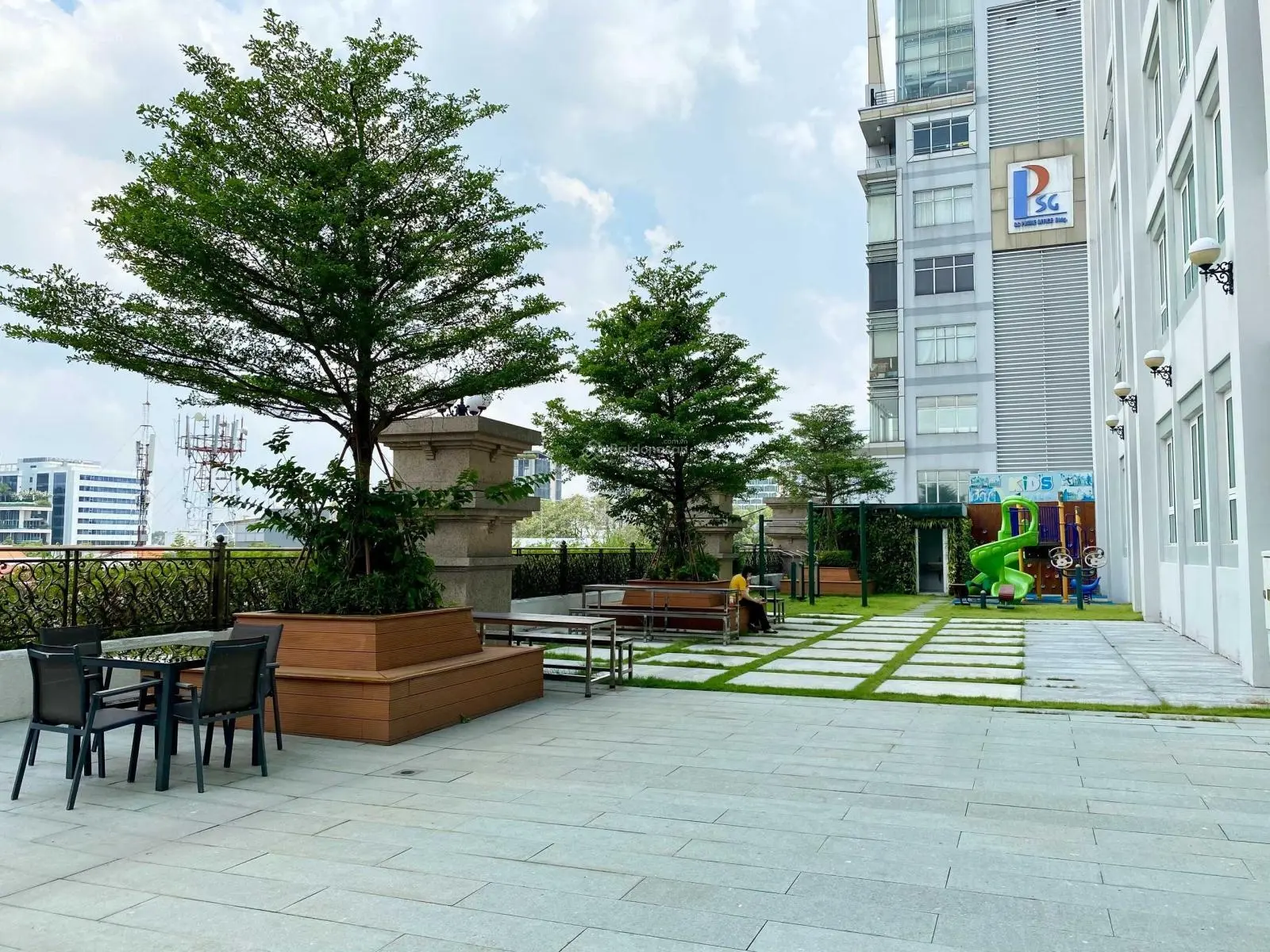 Bán căn Penthouse 150m2 Leman Luxury tầng cao view cực đẹp, giá 18 tỷ. LH 0934 004 ***