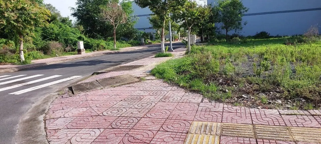 Kẹt tiền bán nhanh lô đất mặt tiền đường D8, phường 9, thành phố Vĩnh Long