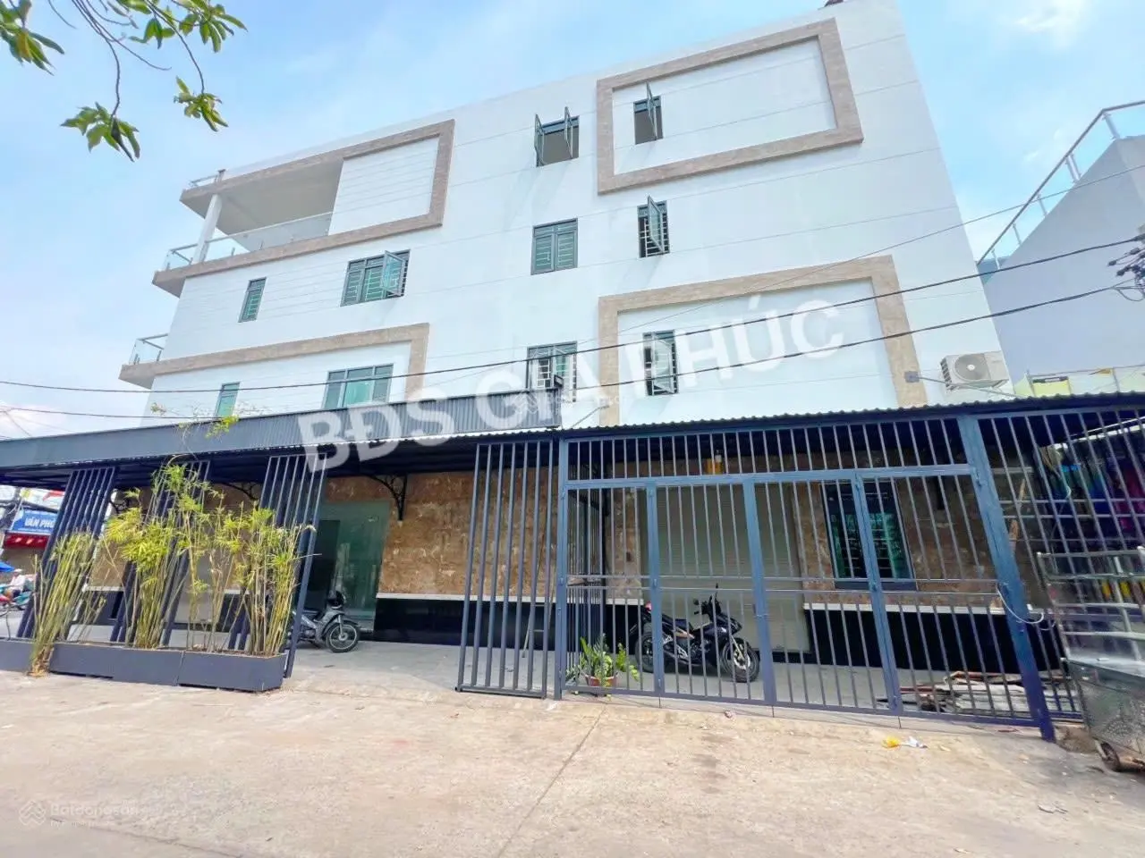 Bán nhà căn góc ngang 8 MT Lâm Văn Bền Q7 thích hợp làm VP, Kinh doanh với giá 33 tỷ (TL)