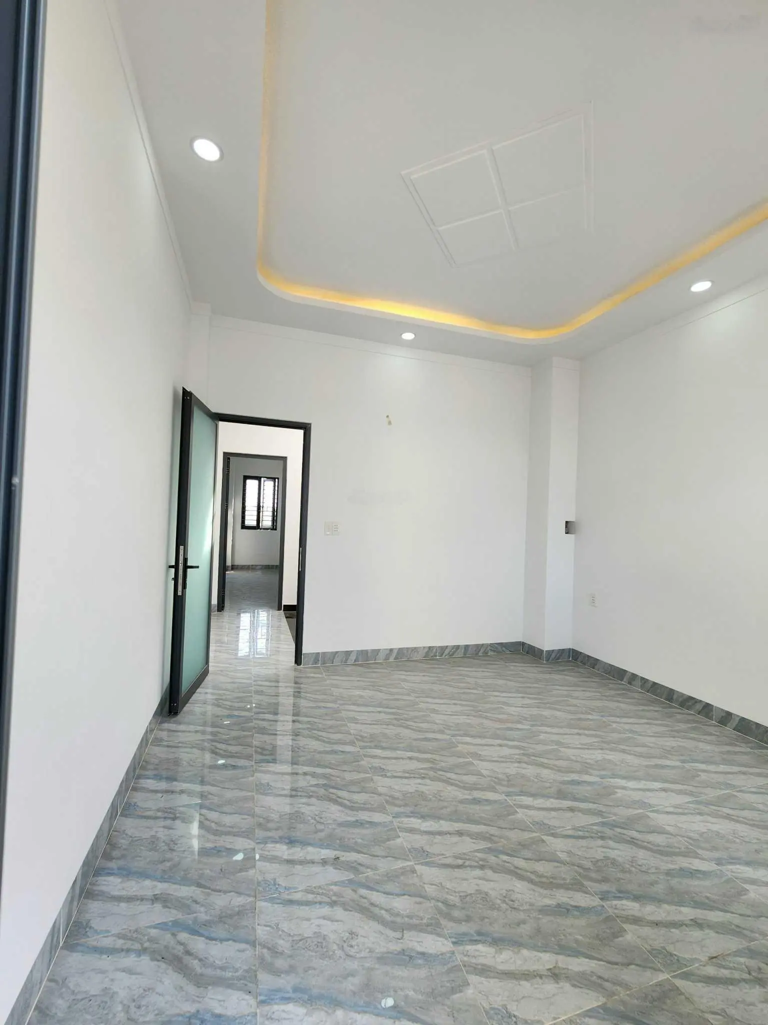 Bán nhà view công viên gần chợ Đông Đô 300m