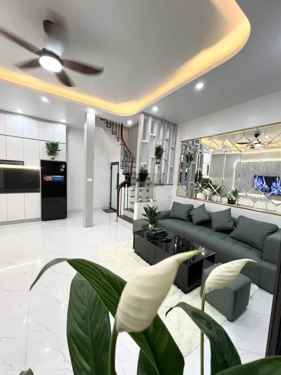Bán nhà Quan Hoa - Cầu Giấy, nhà ở ngay, gần phố, ngõ nông rộng, 37/40m*5T, chào 6,9 tỷ
