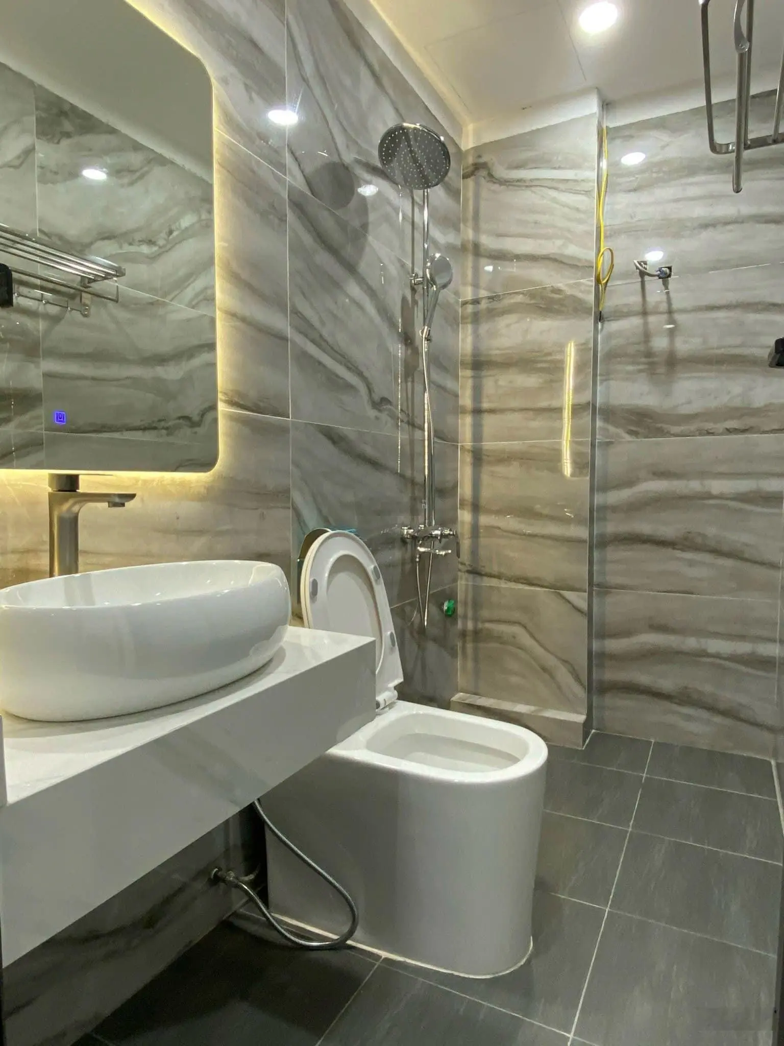 GẤP! Bán nhà riêng THANH XUÂN, ngã tư sở 38m2, 6 tầng THANG MÁY, Chỉ 8 TỶ (có TL), duy nhất!