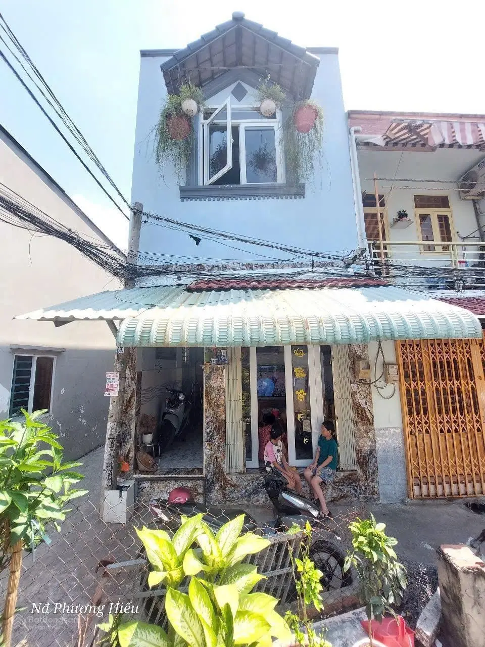 Nhà đẹp - 1 lầu - (4x8.5) - căn góc thoáng mát - TT. Nhà Bè