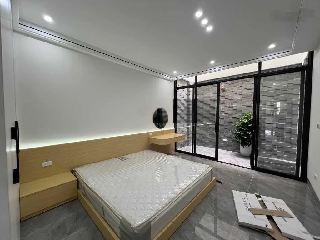 Nhà mới cứng - gara ô tô - 100m2 quá hiếm tại Trâu Quỳ - ô chờ thang máy - tiện ích bạt ngàn