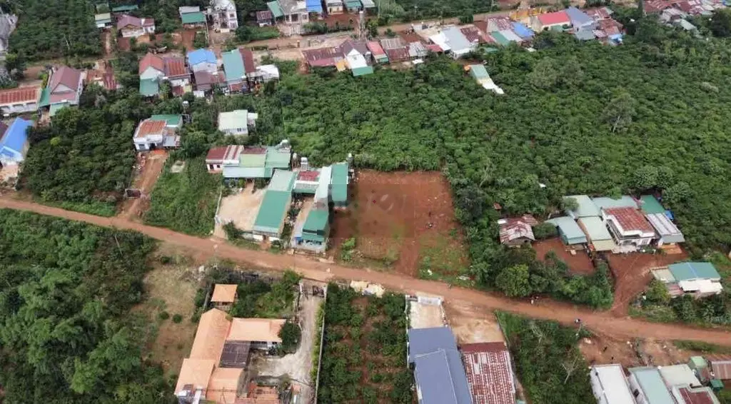 Chào anh chị em lên lô đất nền giá rẻ ngay trung tâm Di Linh ạ