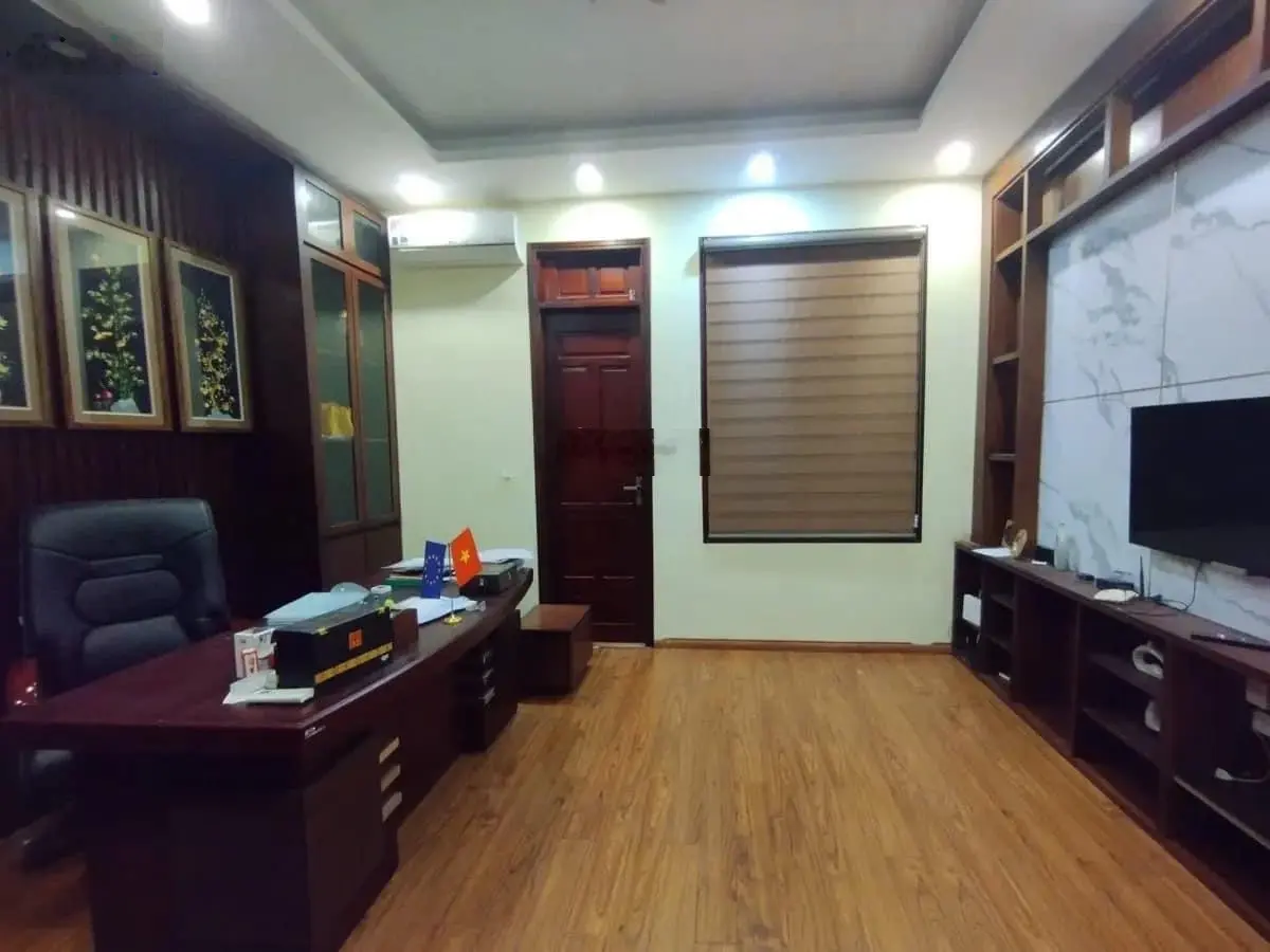 Bán mặt phố Phạm Văn Đồng 850m2, MT18m, lô góc, vỉa hè 7m, quy hoạch ổn, giá 215 tỷ. LH: 0946 387 ***