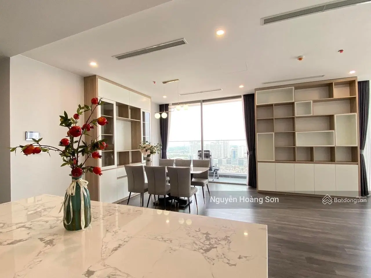 Bán căn chung cư 2PN 94m2 tại 93 Lò Đúc - Kinh Đô Tower, giá 7,7 tỷ. LH 0906 244 ***