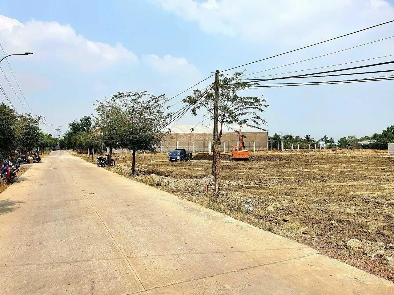 Chính chủ cần bán 150m2 mặt tiền đường Nguyễn Thị Bài, SHR, đường lớn, khu dân cư đông đúc